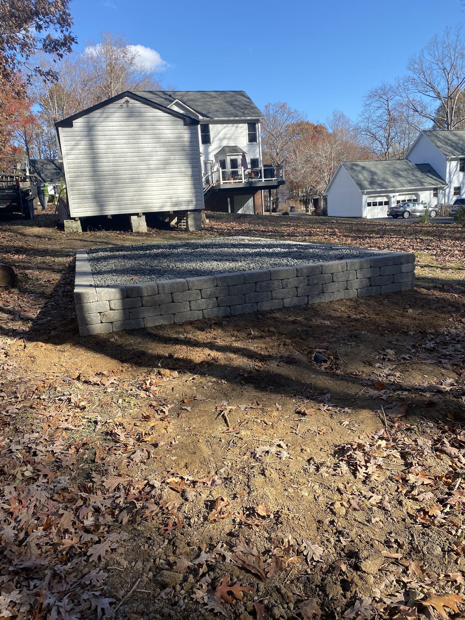 Finished retaining wall filled with gravel